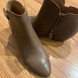 Frye judith cognac bootie size 9